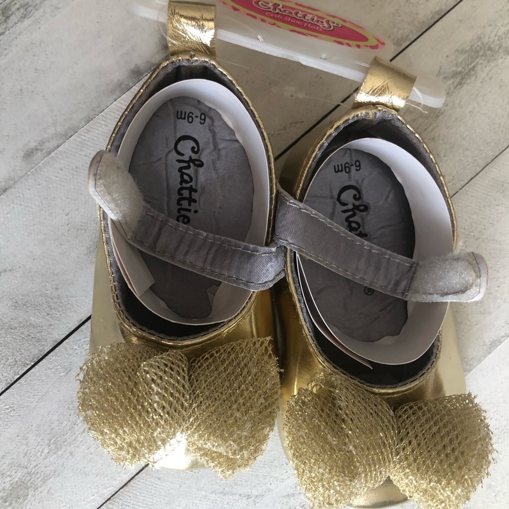 SOFT GOLD SHOES MARY JANES WITH BIG TOOLE BOWS   6-9 mo. - Picture 4 of 6